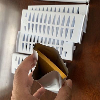 어떤 페스트 스트립 쓰레기통도 사용하지 않는 옐로우 컬러 30m3 디클로르보스